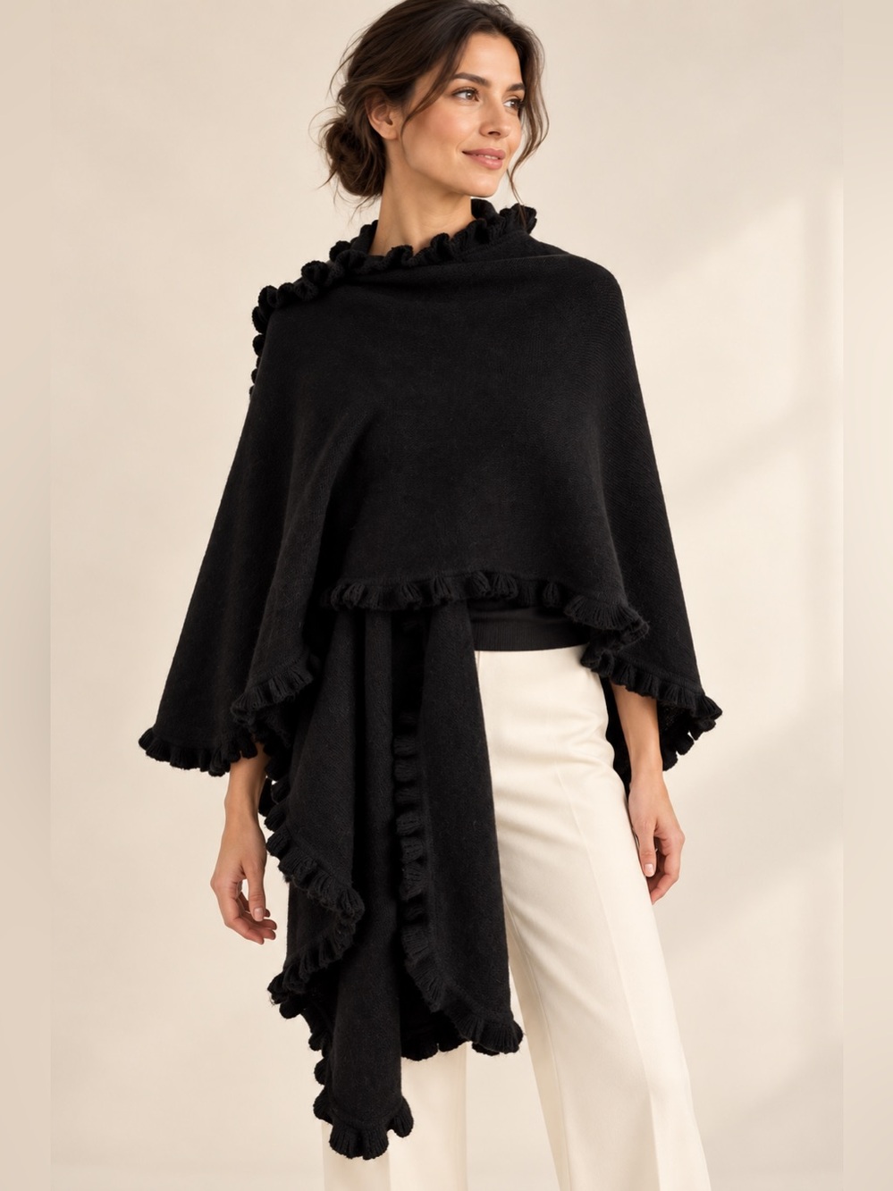 Alpaca Fina XL ruffled wrap Women's Black Ruffle-Trim shawl Wrap cape new cond